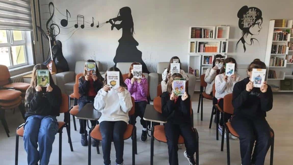 Anadolu Mektebi Yazar Okumaları Okulumuzda Başladı